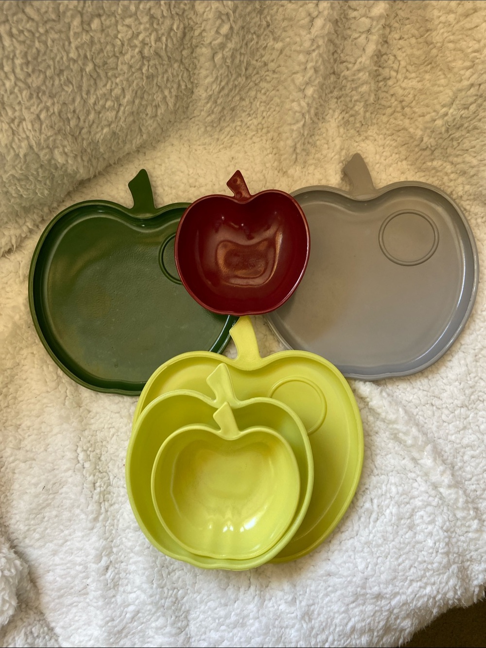 Vintage Mid Century Hazel Atlas Apple Plates & Nesting Bowls Set - 7pc